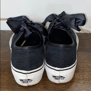 Black crocodile vans size 5 in women’s